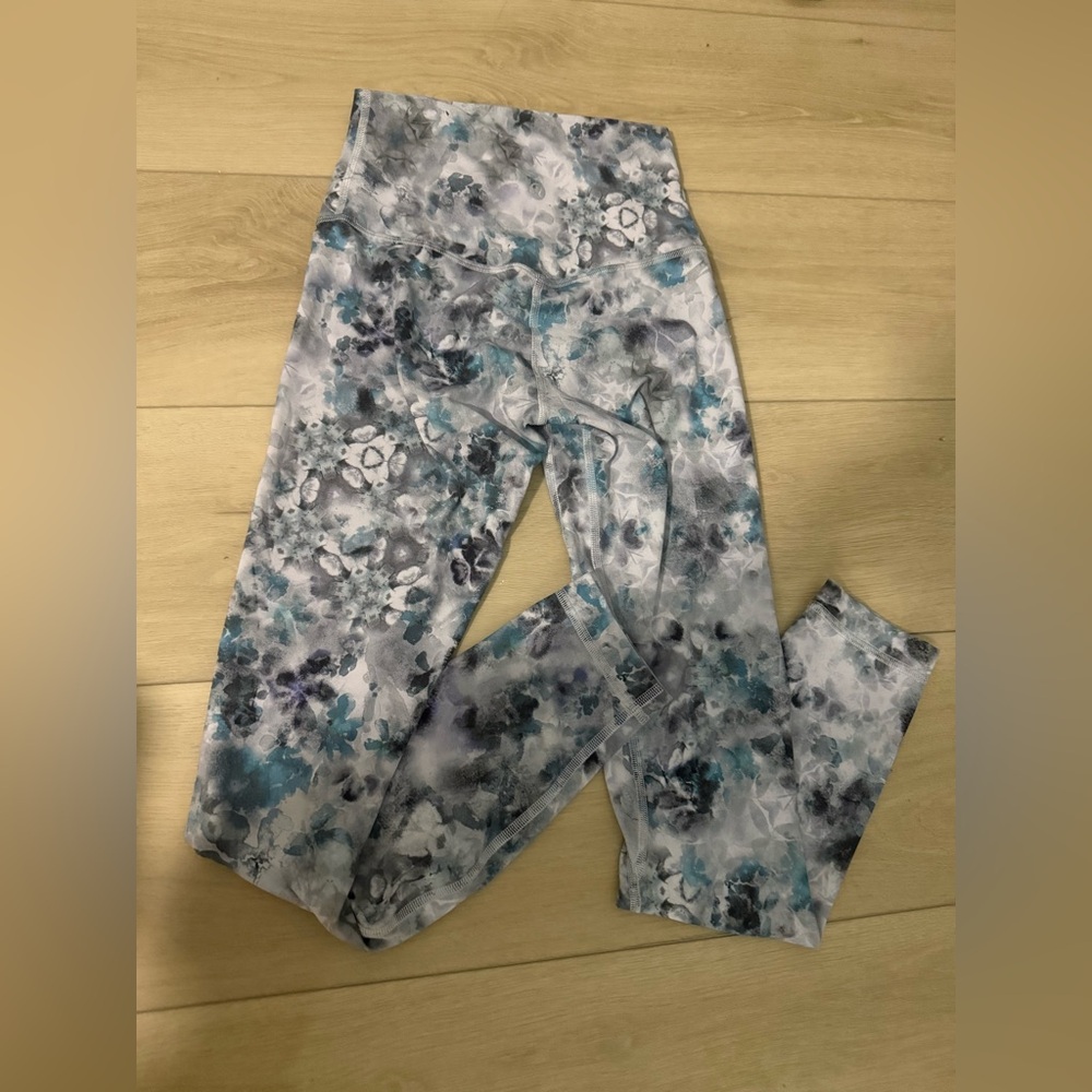 Lululemon Align Leggings - Color: Kaleidofloral Multi - Size:2 - Picture 3 of 4